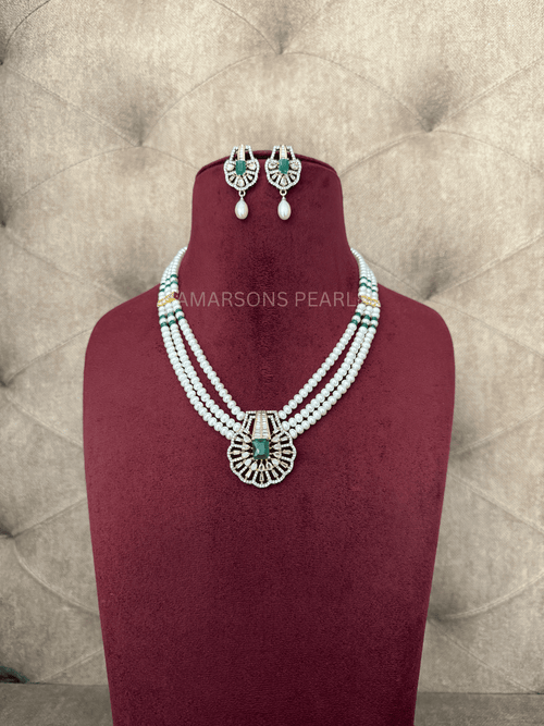 Emerald Grace Pearl Rani Haar