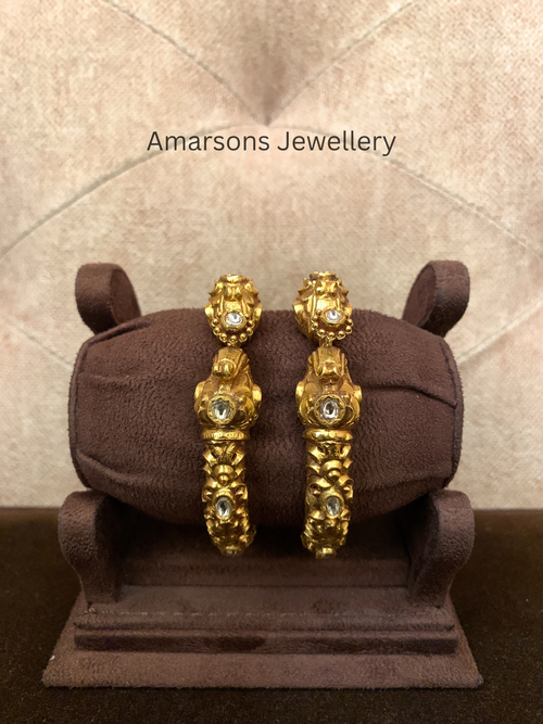 Luxurious Gold Nakshi Bangles ( GB-8077)